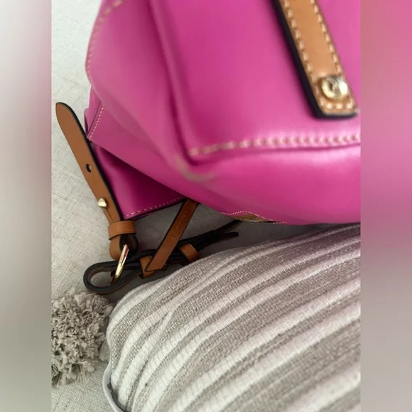 Dooney & Bourke Fuschia hobo bag - Picture 10 of 11